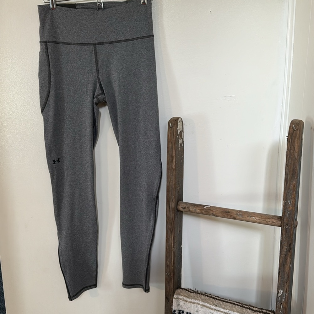 Under Armour/Coldgear Armour Athletic Leggings in Grey (Size Medium/M) NWT